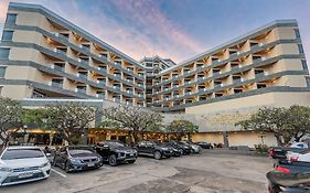 City Beach Resort